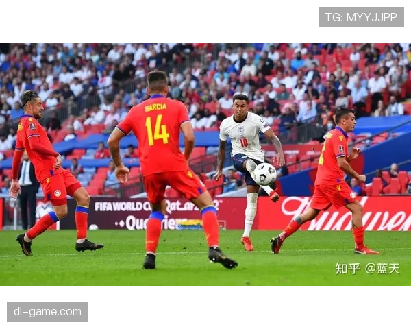 安联体育场迎新赛季，巴伐利亚球队主场强势开局表现稳健