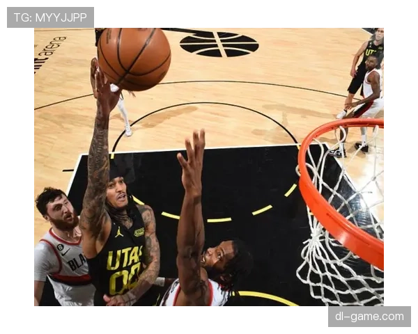 西蒙斯靠挡拆组织制造内线错位较上季提升效率